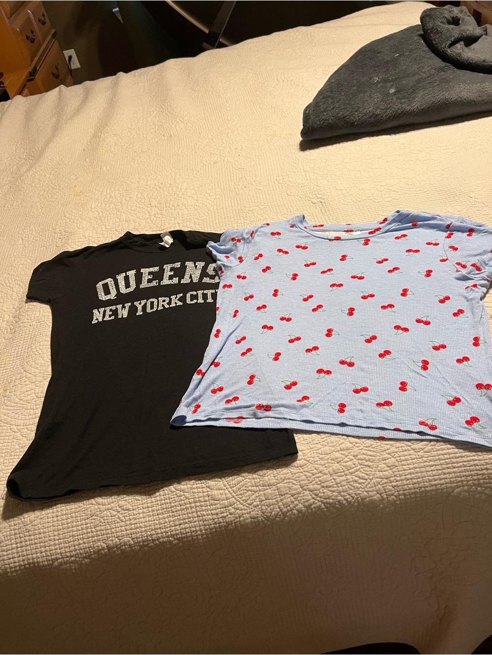 ⭐️⭐️Cute  Tees Set of 2 ⭐️⭐️